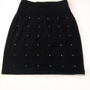 ARITZIA/TALULA SKIRT WITH STUDS